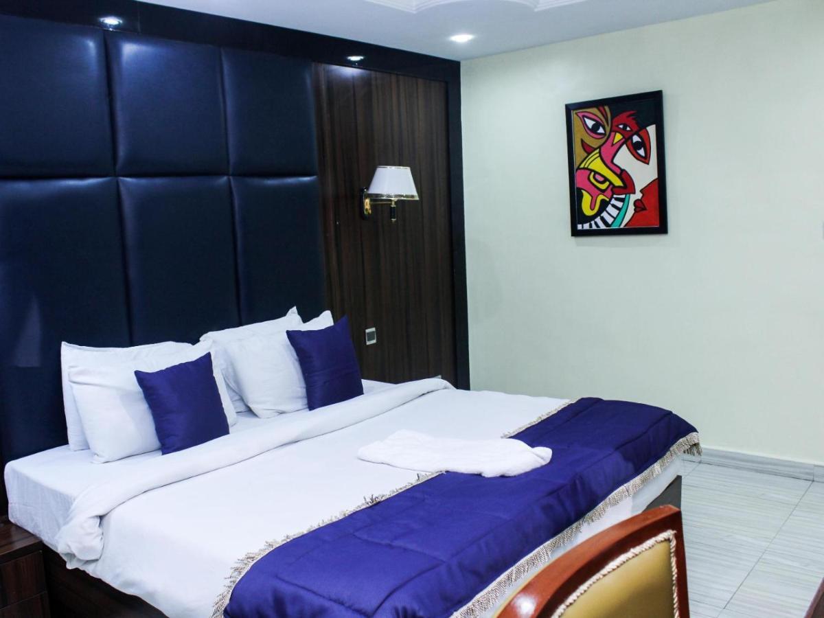 Six Diamond Hotel Ikeja Exterior photo